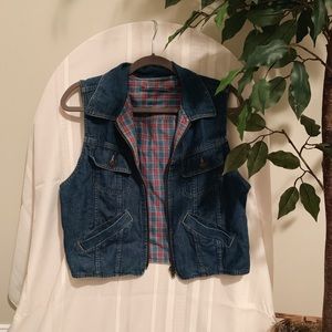 Cropped denim vest!